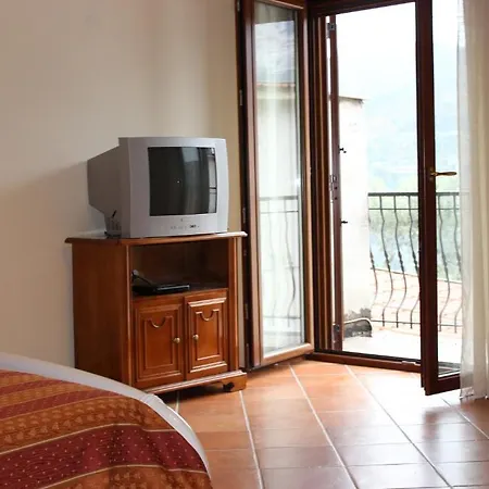 Ursa Major 3* Arola (Campania)